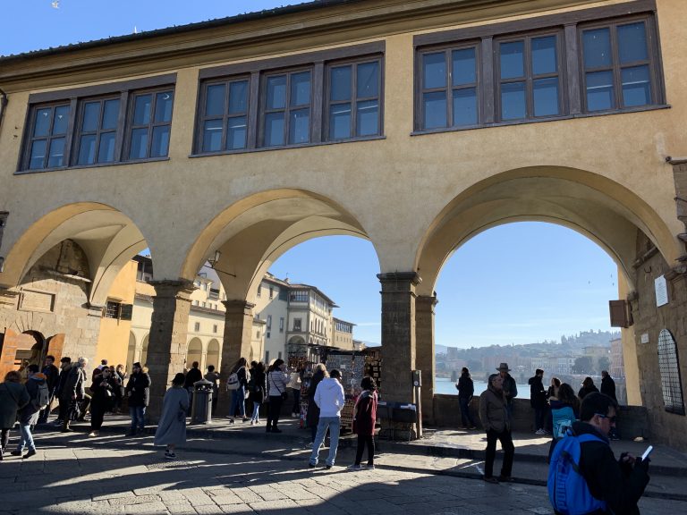 The Vasari Corridor over Ponte Vecchio and view on the Arno river. Photo by Press Office of Opera Laboratori Fiorentini for the Gallerie degli Uffizi.